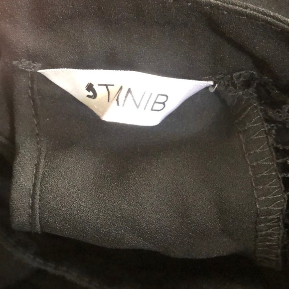 TANIB BLACK DRESS WITH FLORAL LACE CUT OUT SLEEVES SIZE SMALL - Picture 3 of 6